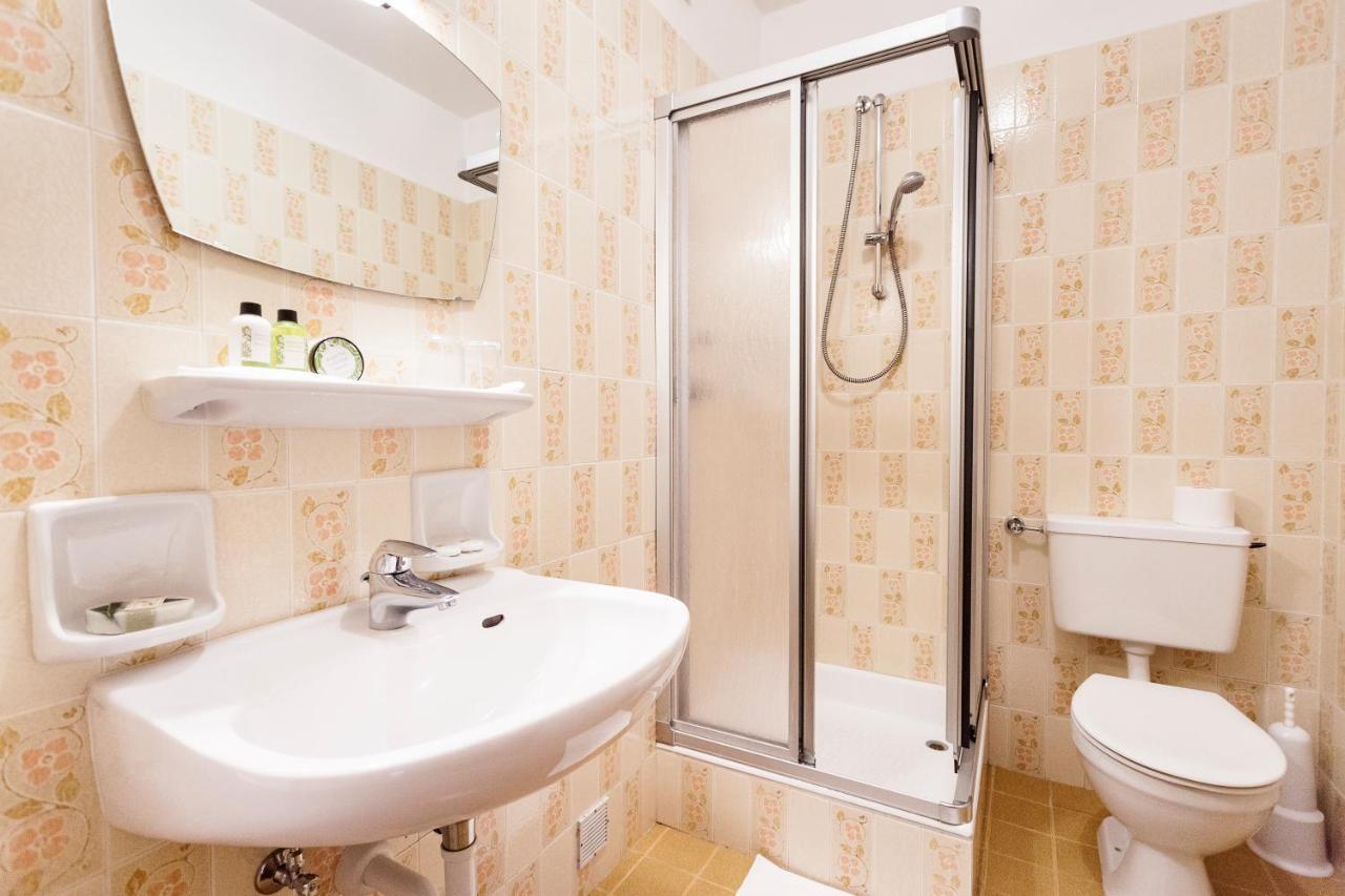 Bed and Breakfast Pension Rebgut Lana Zewnętrze zdjęcie